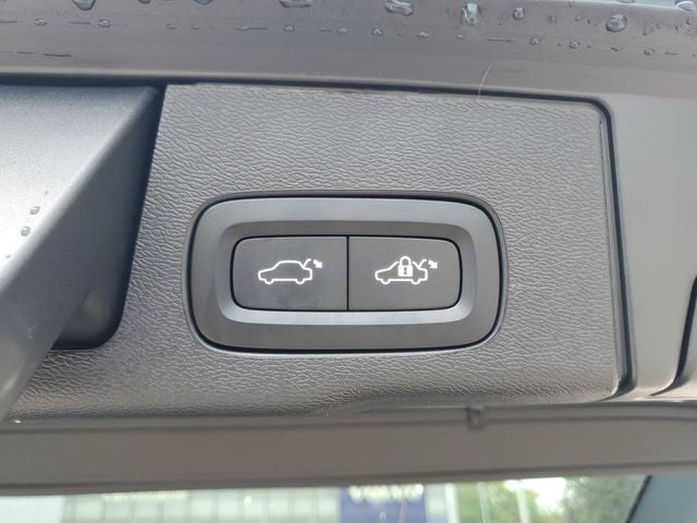 2027 Volvo XC60 B5 Plus