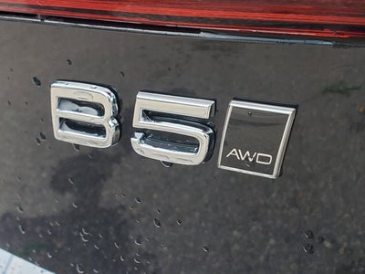 2027 Volvo XC60 B5 Plus