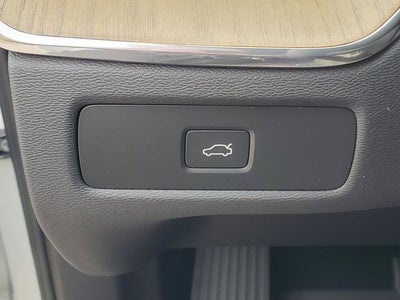 2027 Volvo XC60 B5 Core