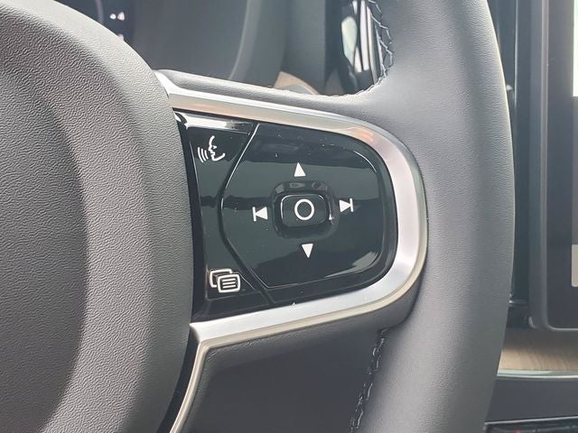 2027 Volvo XC60 B5 Core