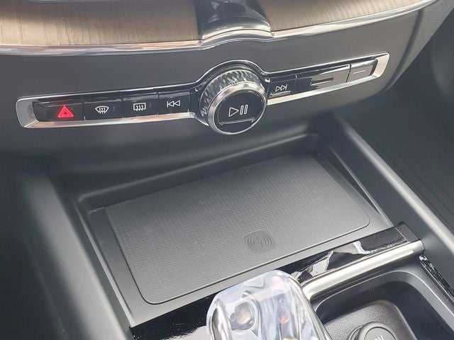 2027 Volvo XC60 B5 Core