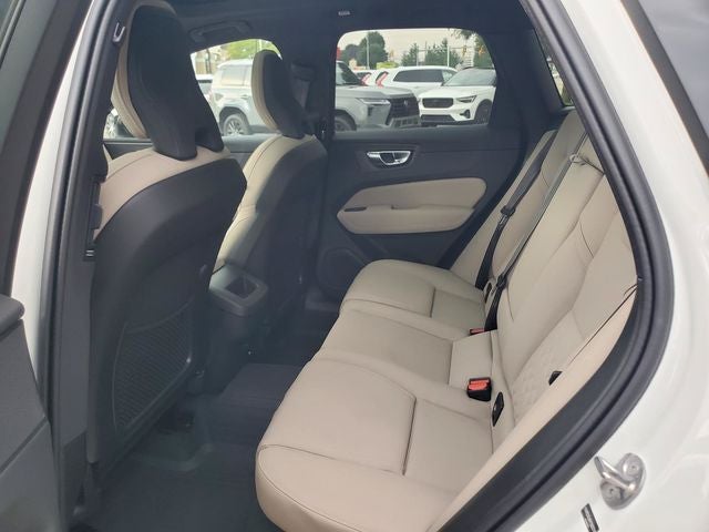 2027 Volvo XC60 B5 Core
