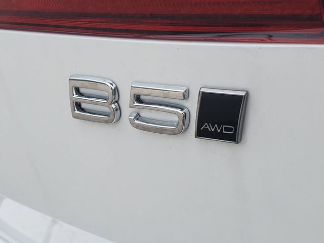 2027 Volvo XC60 B5 Core
