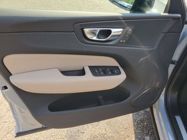 2027 Volvo XC60 B5 Core