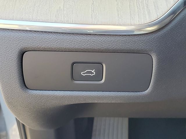 2027 Volvo XC60 B5 Core