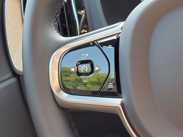 2027 Volvo XC60 B5 Core
