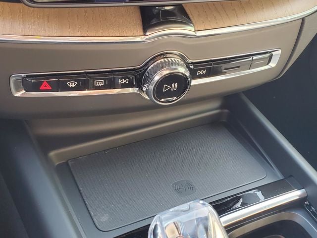 2027 Volvo XC60 B5 Core
