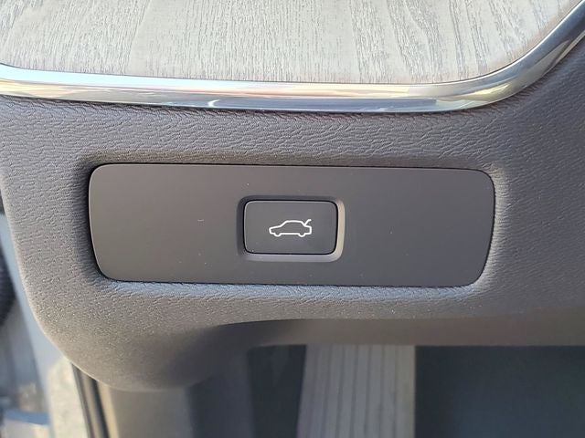 2027 Volvo XC60 B5 Core