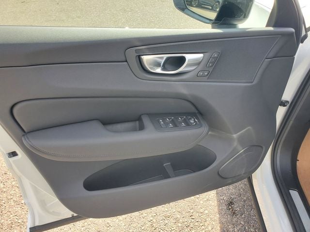 2027 Volvo XC60 B5 Core