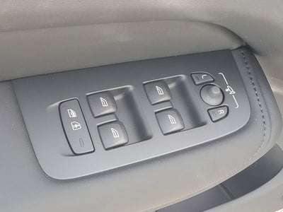2027 Volvo XC60 B5 Core