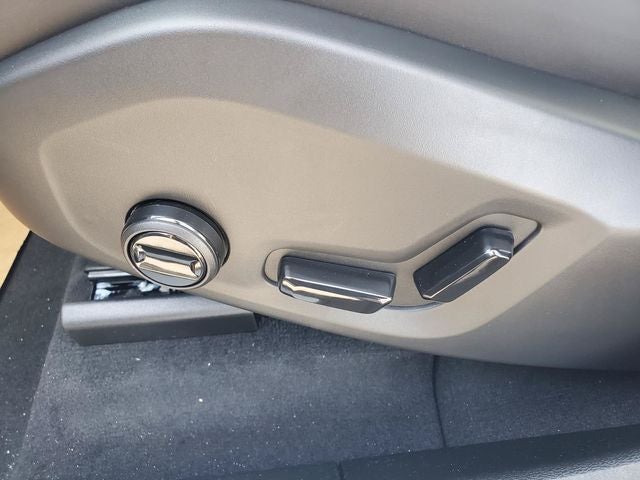 2027 Volvo XC60 B5 Core