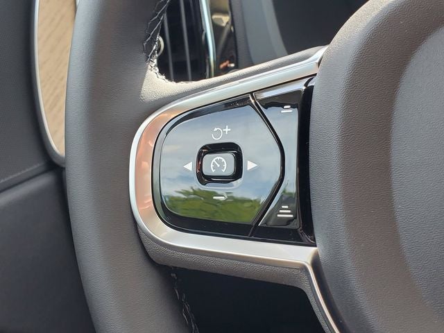 2027 Volvo XC60 B5 Core