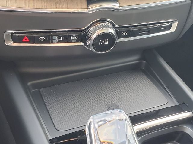 2027 Volvo XC60 B5 Core