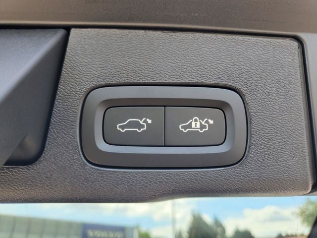 2027 Volvo XC60 B5 Core