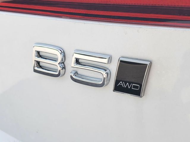 2027 Volvo XC60 B5 Core