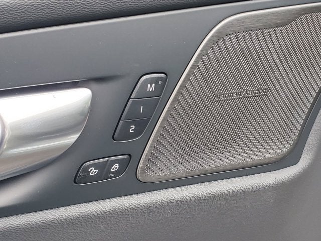 2027 Volvo XC60 B5 Ultra