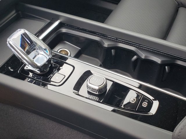 2027 Volvo XC60 B5 Ultra