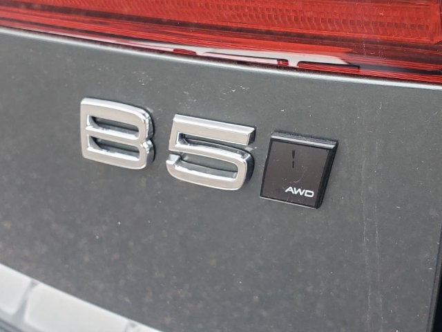 2027 Volvo XC60 B5 Ultra