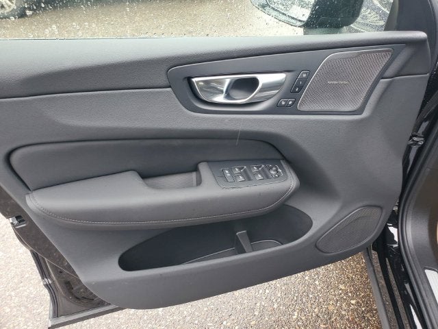 2027 Volvo XC60 B5 Ultra