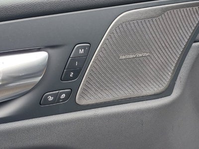 2027 Volvo XC60 B5 Ultra