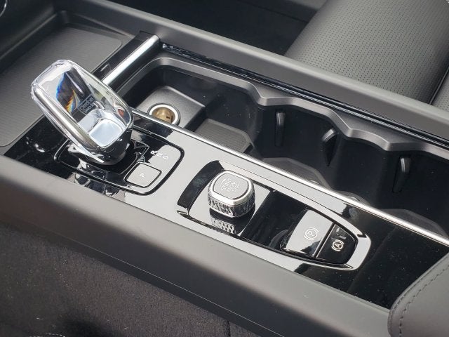 2027 Volvo XC60 B5 Ultra