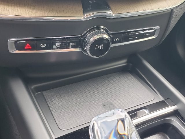2027 Volvo XC60 B5 Ultra