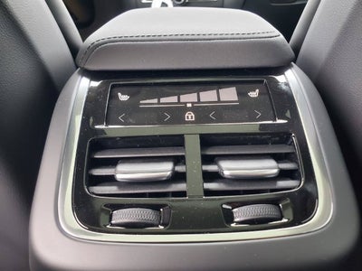 2027 Volvo XC60 B5 Ultra