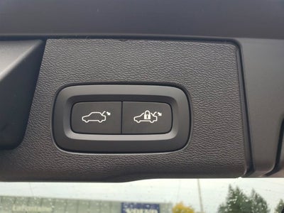 2027 Volvo XC60 B5 Ultra