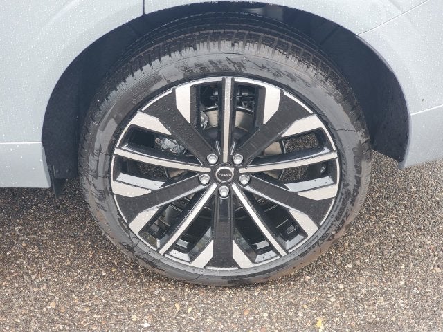 2027 Volvo XC60 B5 Ultra