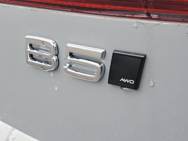 2027 Volvo XC60 B5 Ultra