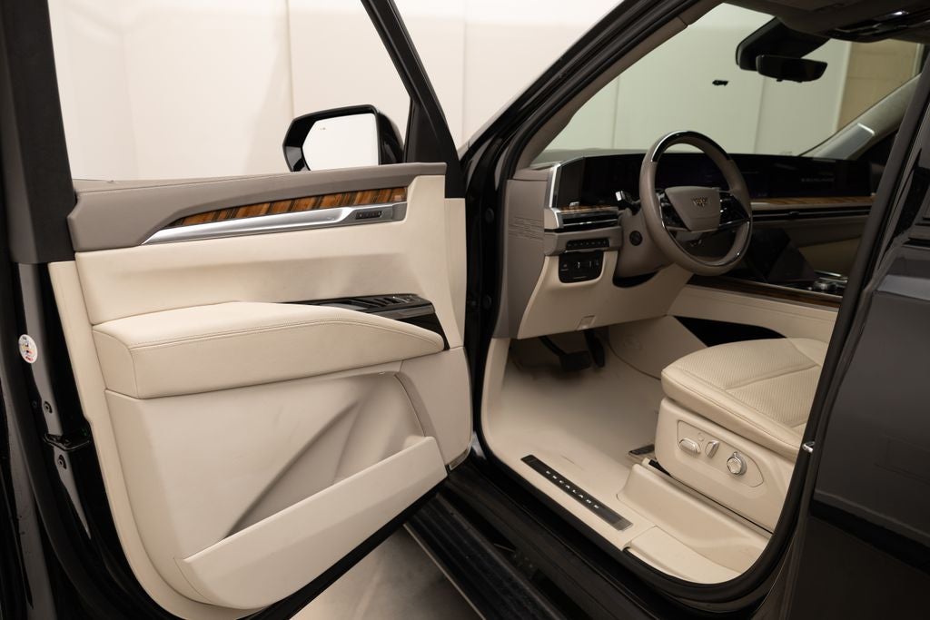 2025 Cadillac Escalade Sport Platinum