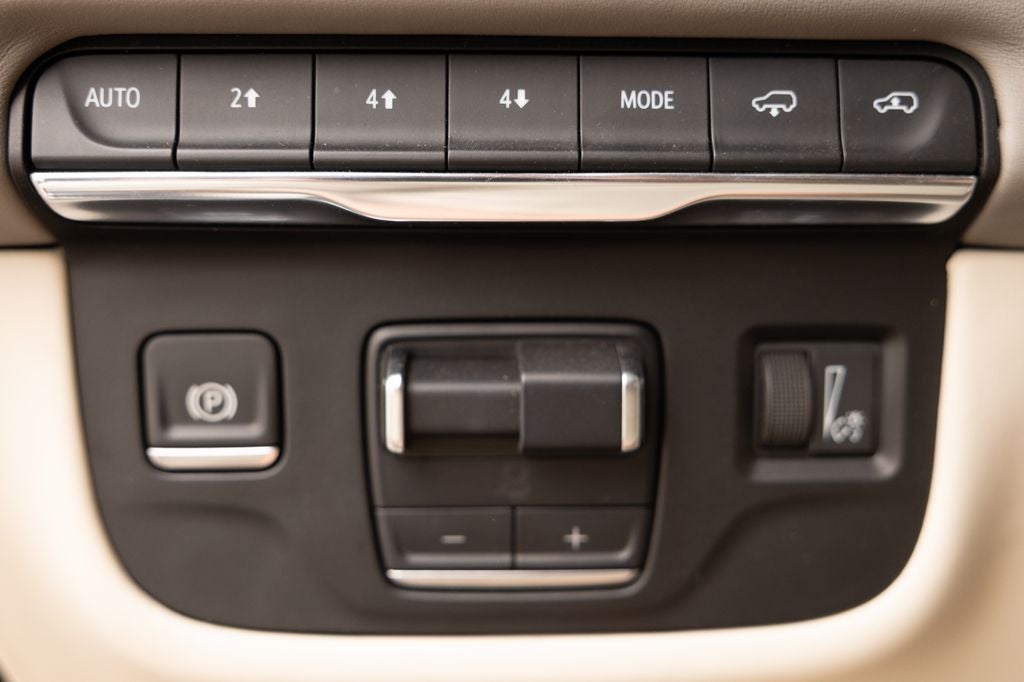 2025 Cadillac Escalade Sport Platinum