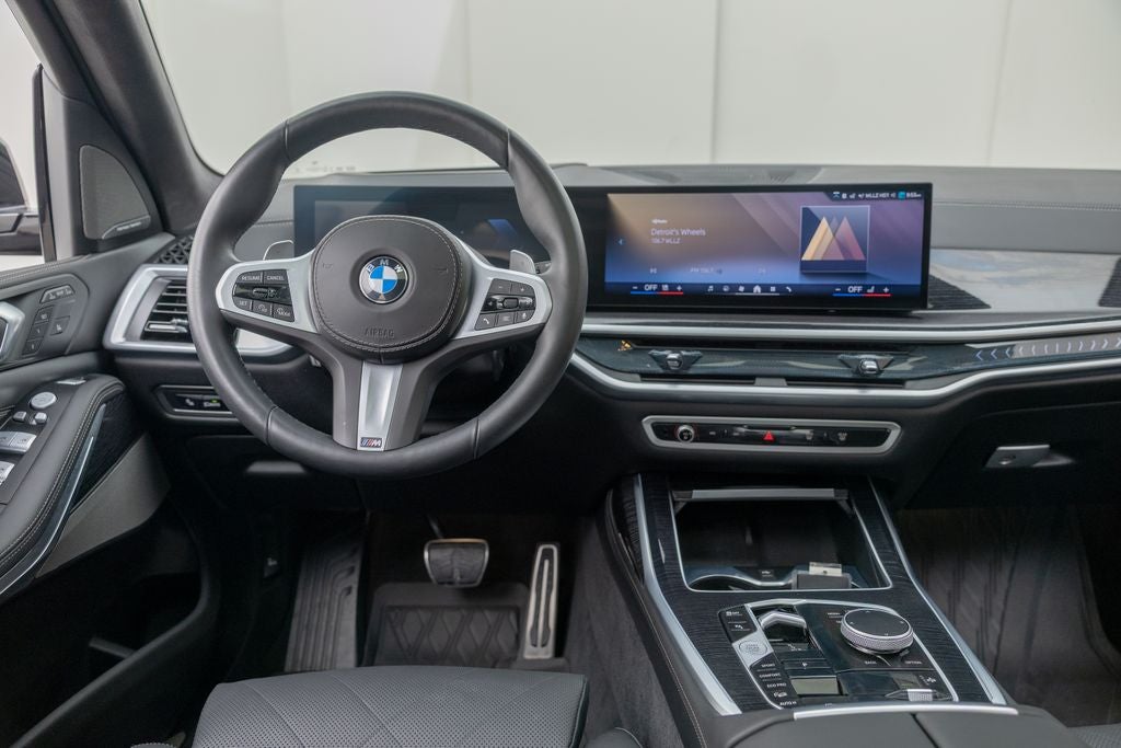 2025 BMW X7 xDrive40i