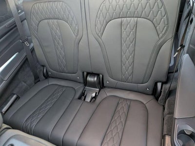 2025 BMW X7 M60i