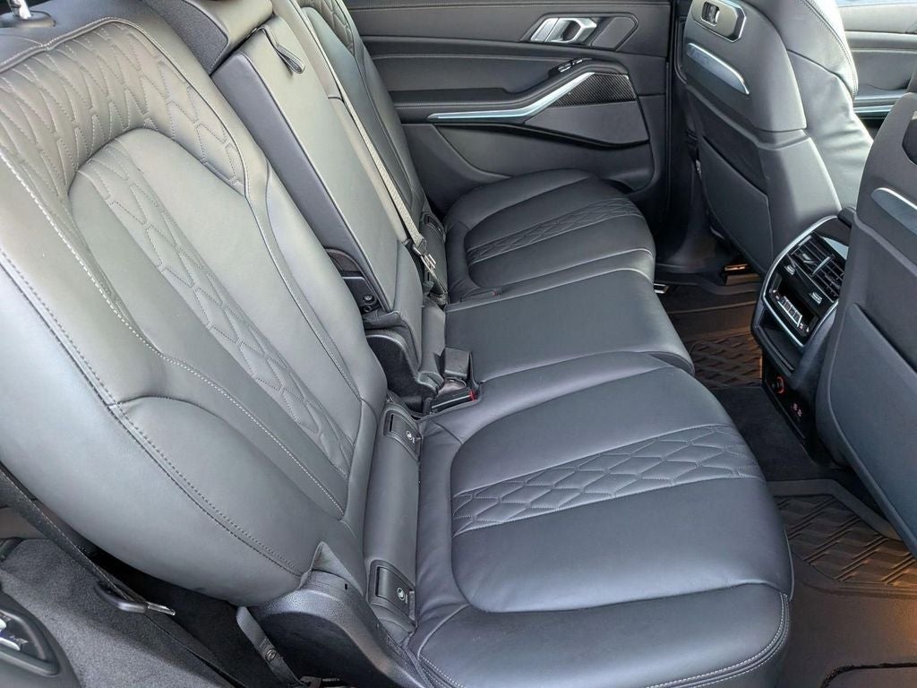 2025 BMW X7 M60i