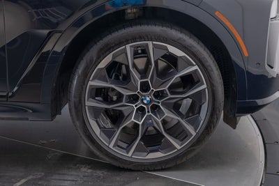 2025 BMW X7 M60i