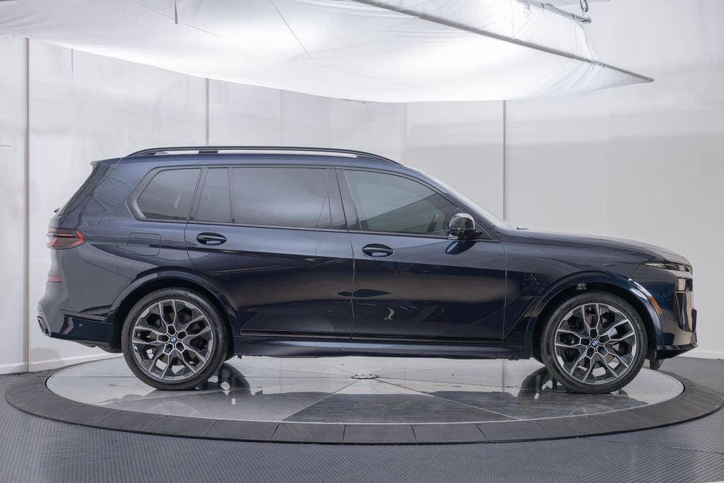 2025 BMW X7 M60i