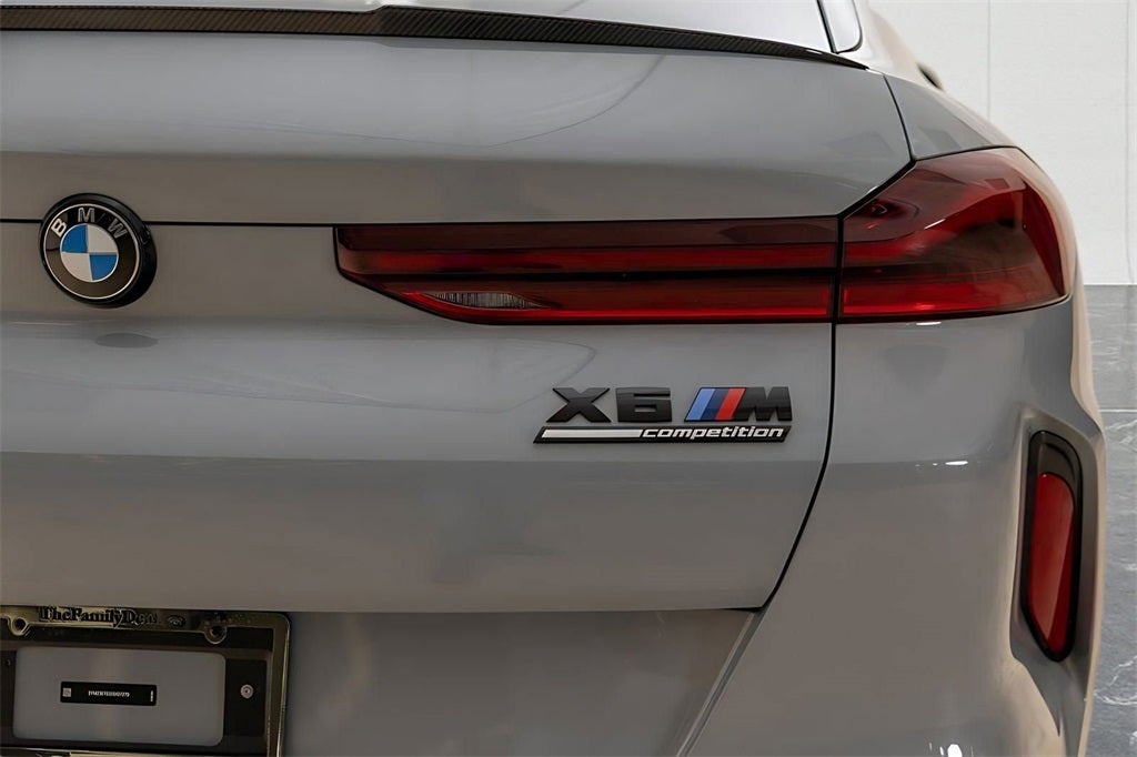 2025 BMW X6 M Base