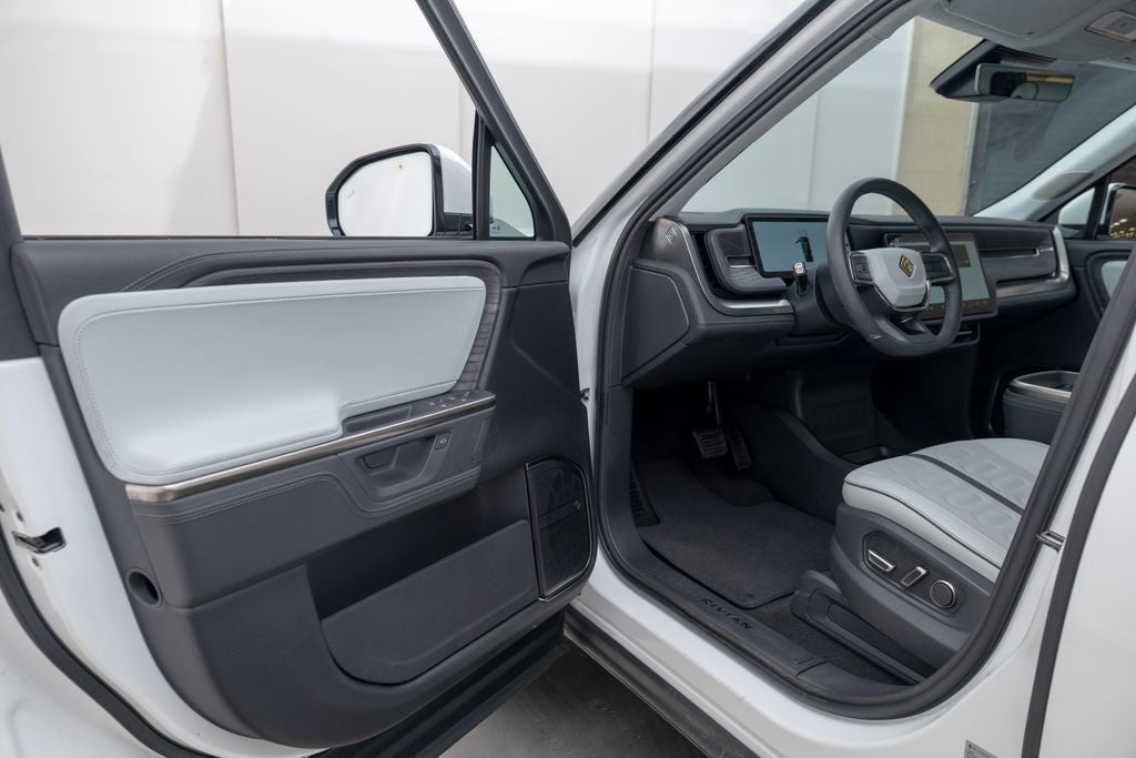 2025 Rivian R1S Adventure Dual Motor Standard Pack