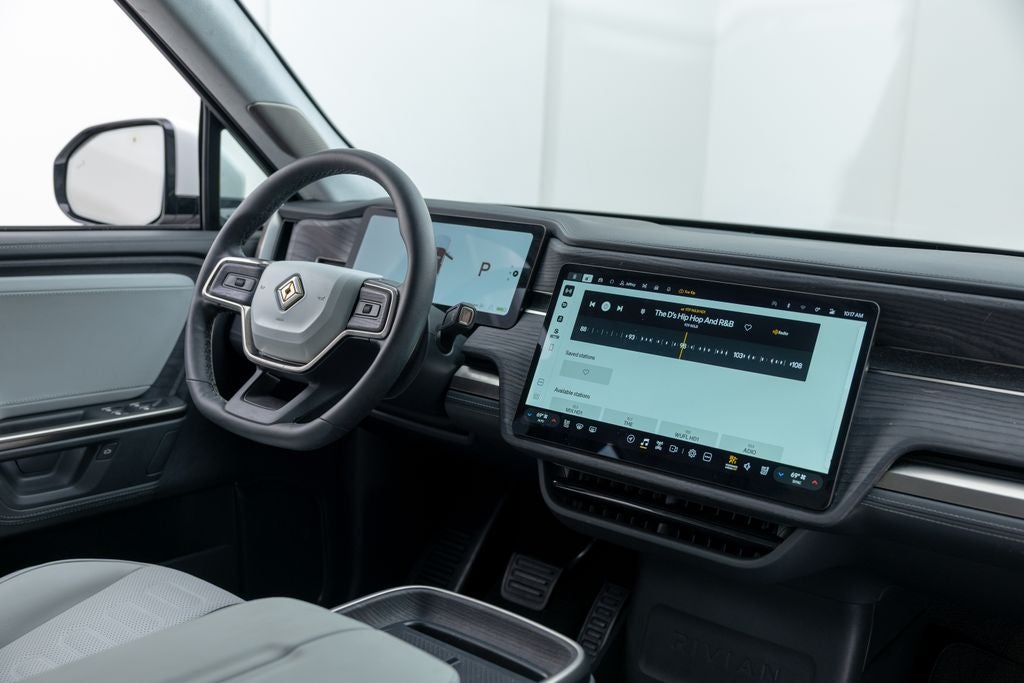 2025 Rivian R1S Adventure Dual Motor Standard Pack