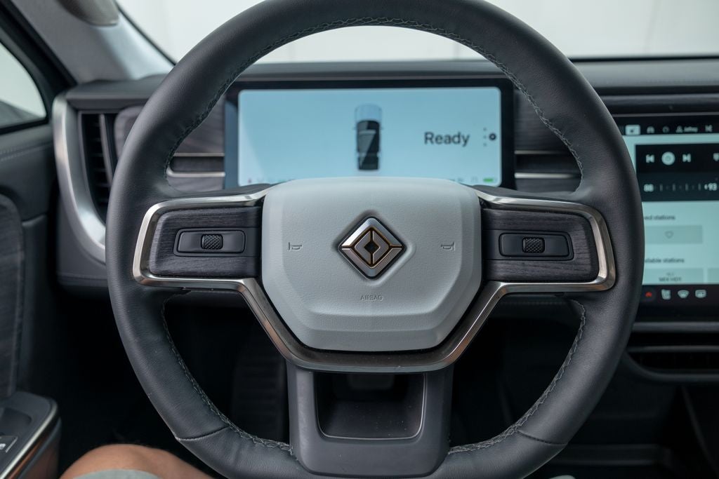 2025 Rivian R1S Adventure Dual Motor Standard Pack