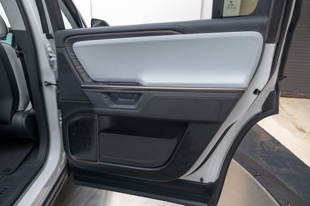 2025 Rivian R1S Adventure Dual Motor Standard Pack