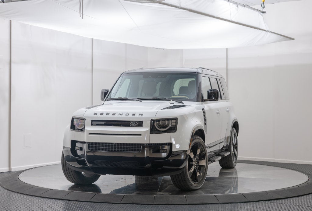 2026 Land Rover Defender 110 X-Dynamic SE
