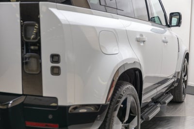 2026 Land Rover Defender 110 X-Dynamic SE