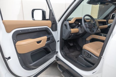 2026 Land Rover Defender 110 X-Dynamic SE