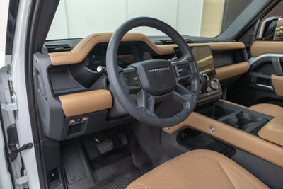 2026 Land Rover Defender 110 X-Dynamic SE