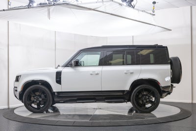 2026 Land Rover Defender 110 X-Dynamic SE