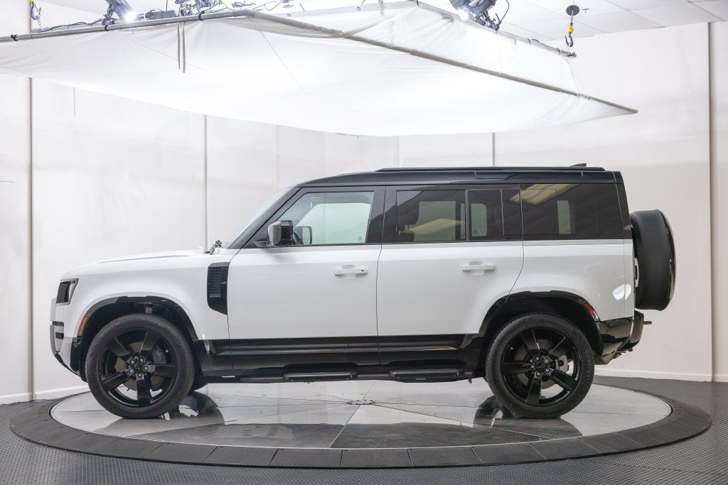 2026 Land Rover Defender 110 X-Dynamic SE