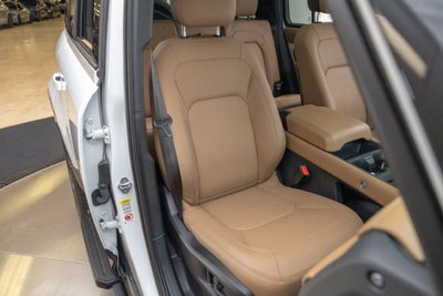 2026 Land Rover Defender 110 X-Dynamic SE