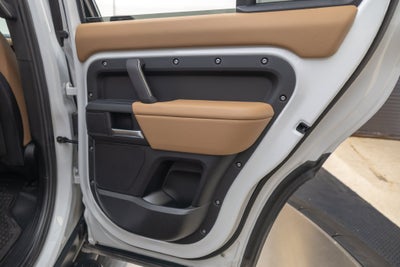 2026 Land Rover Defender 110 X-Dynamic SE